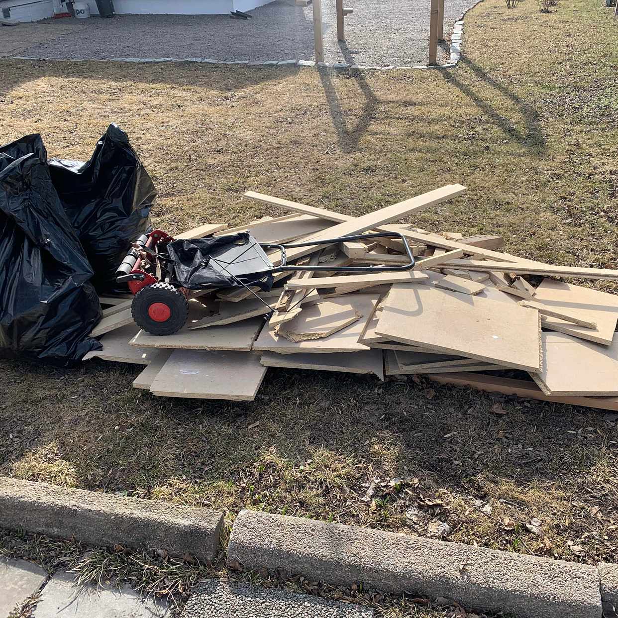 image of Slänga byggavfall - Spånga