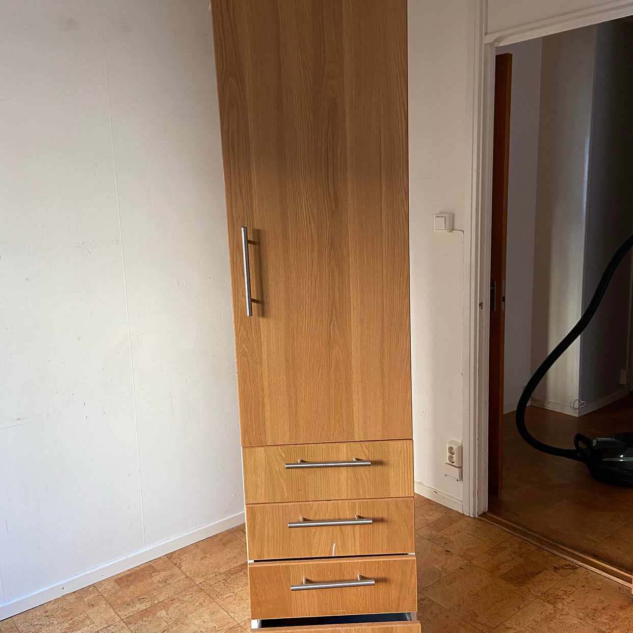 image of Flytta 3 garderober - 