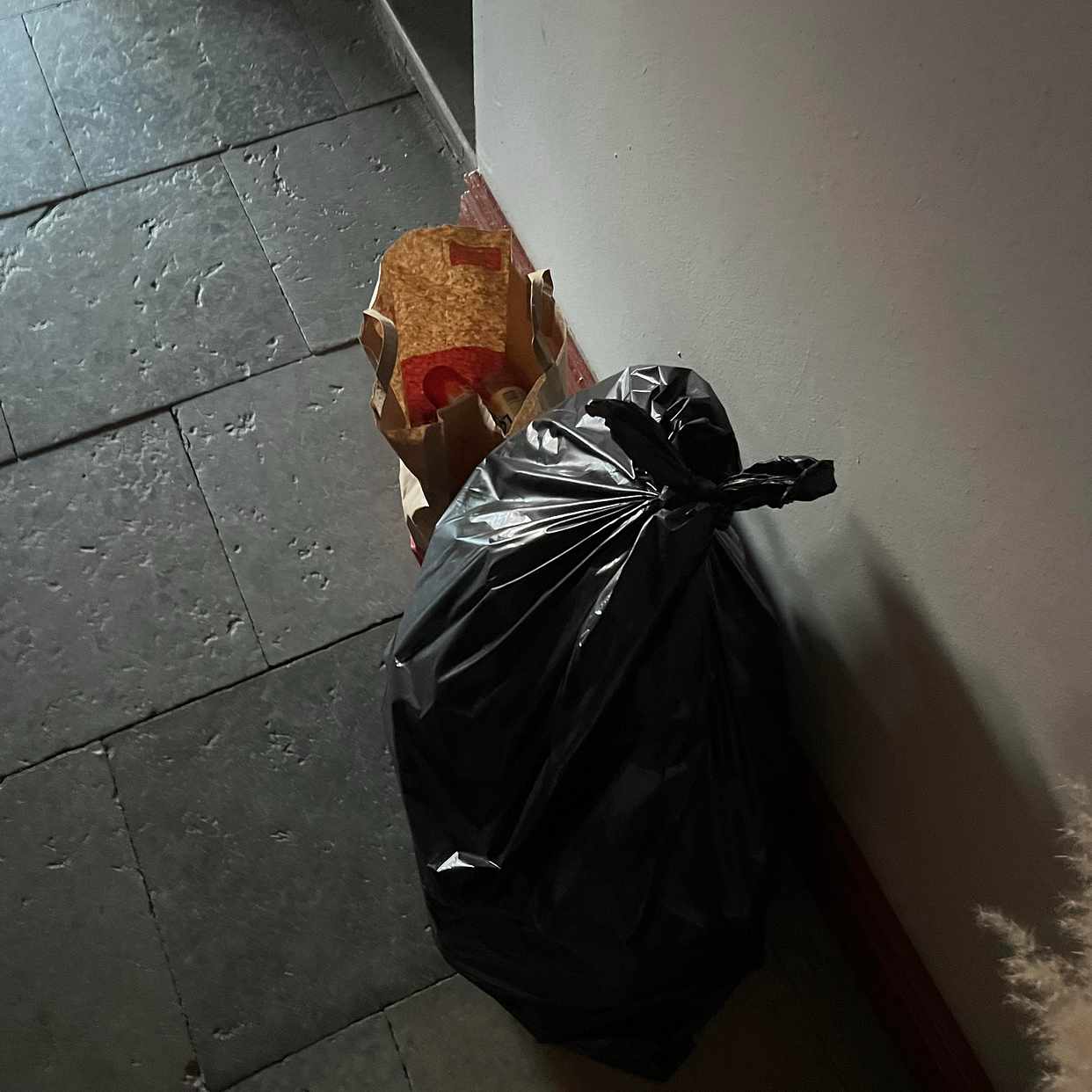 image of Hämta Pant och sopor - Stockholm