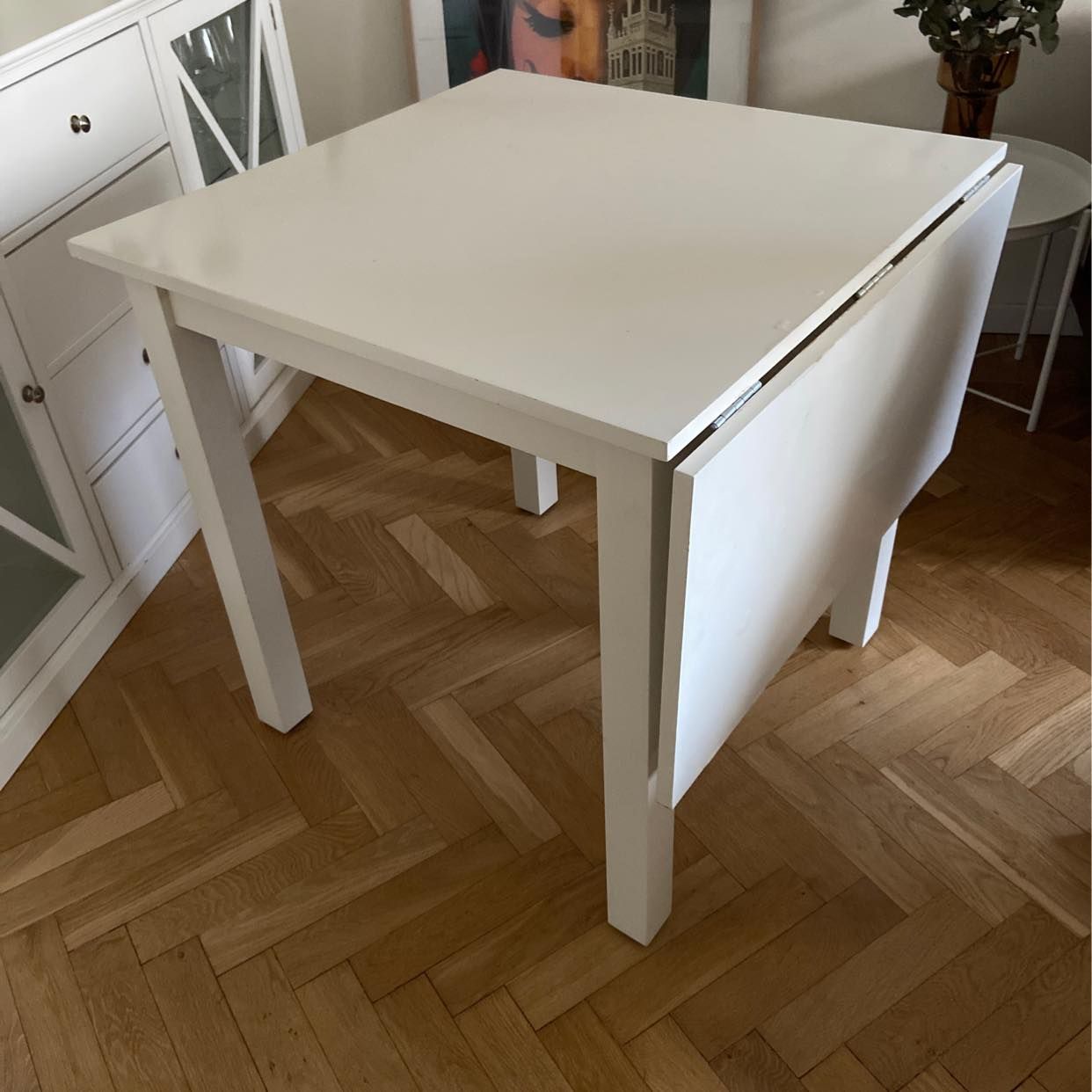 image of White squared table - Solna