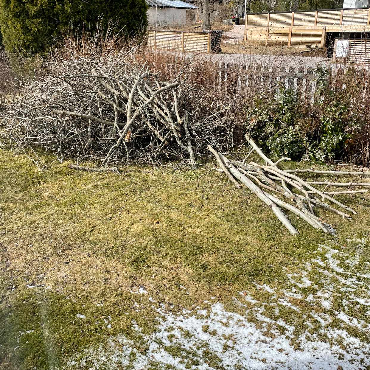 image of Slänga trädgårdsavfall - Täby