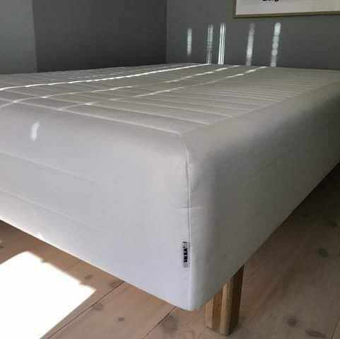 image of En säng 140 cm - 