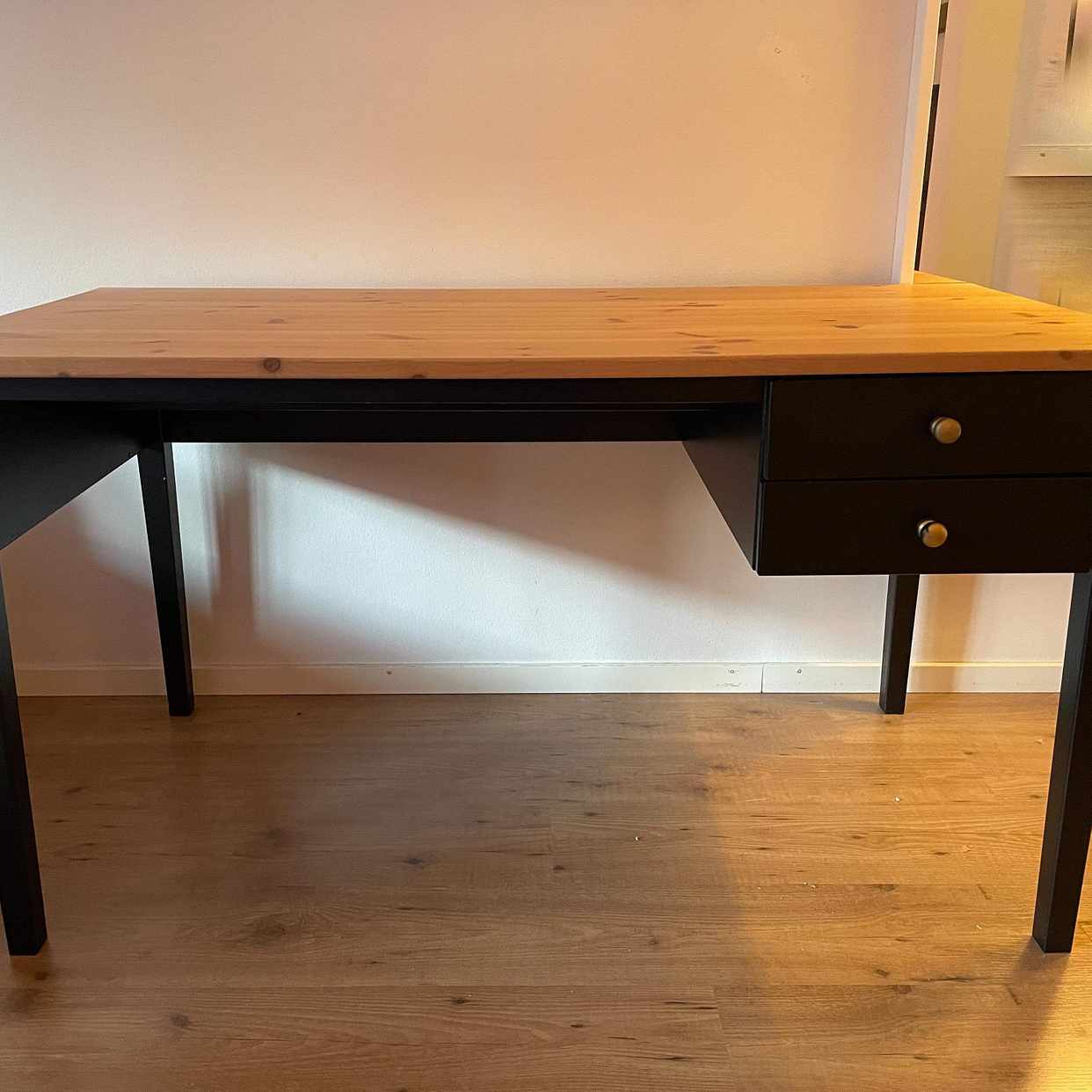 image of Pick up and Deliver Desk - 