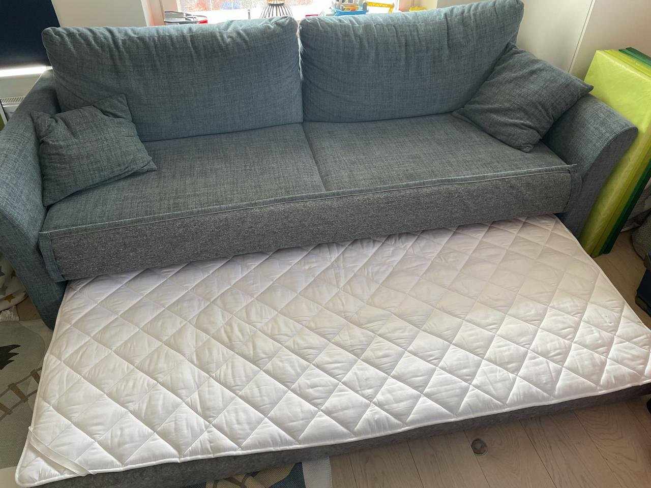 image of Fin bäddsoffa - knappt an - 