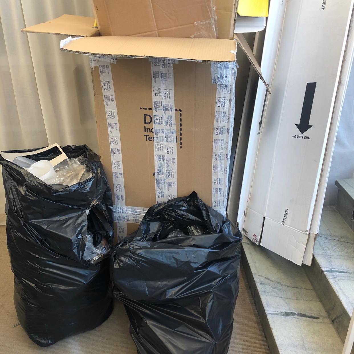 image of Karton tomglas plast - Stockholms Stad