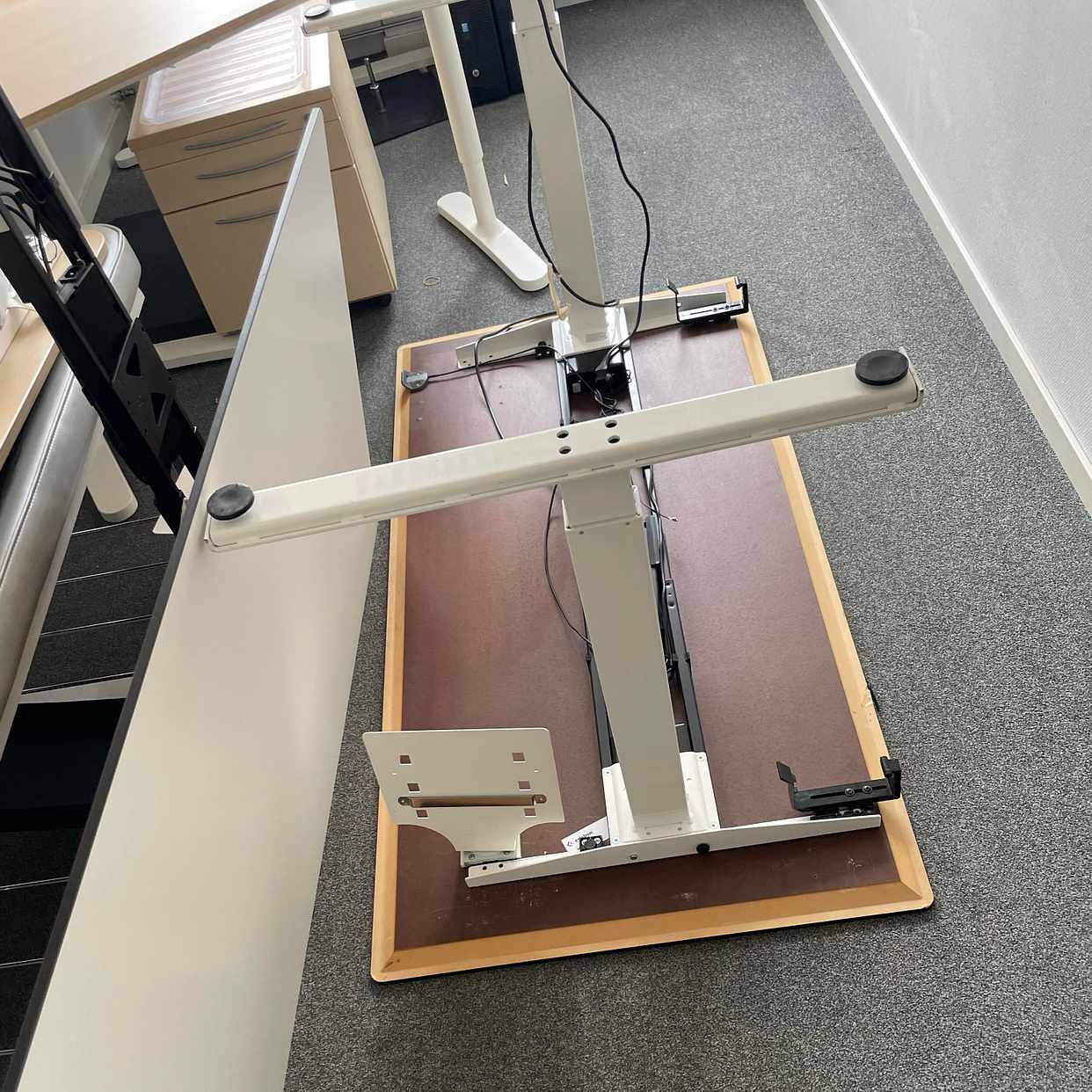 image of 2 skrivbord - Göteborg