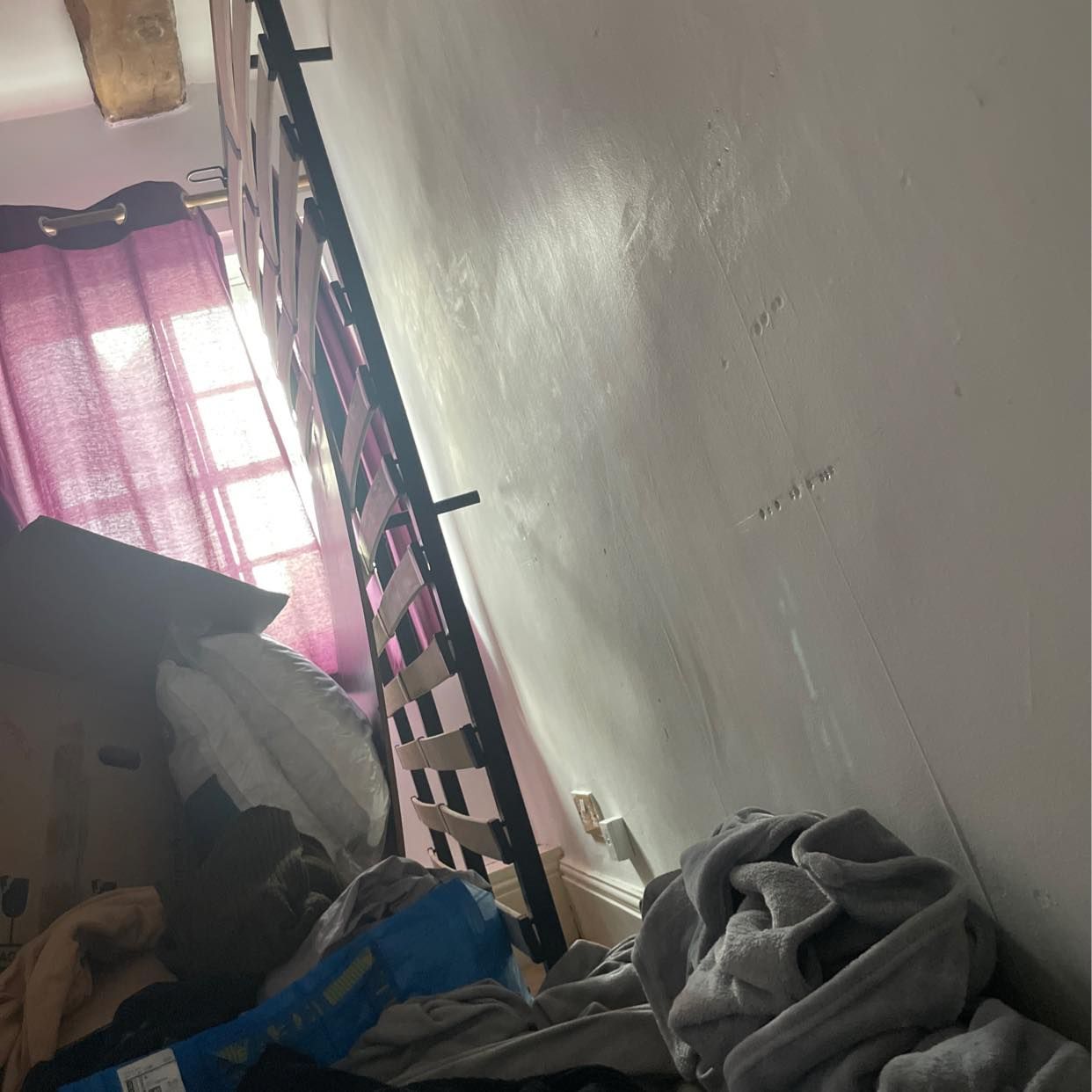 Old bed frame & mattress Westerham Tiptapp