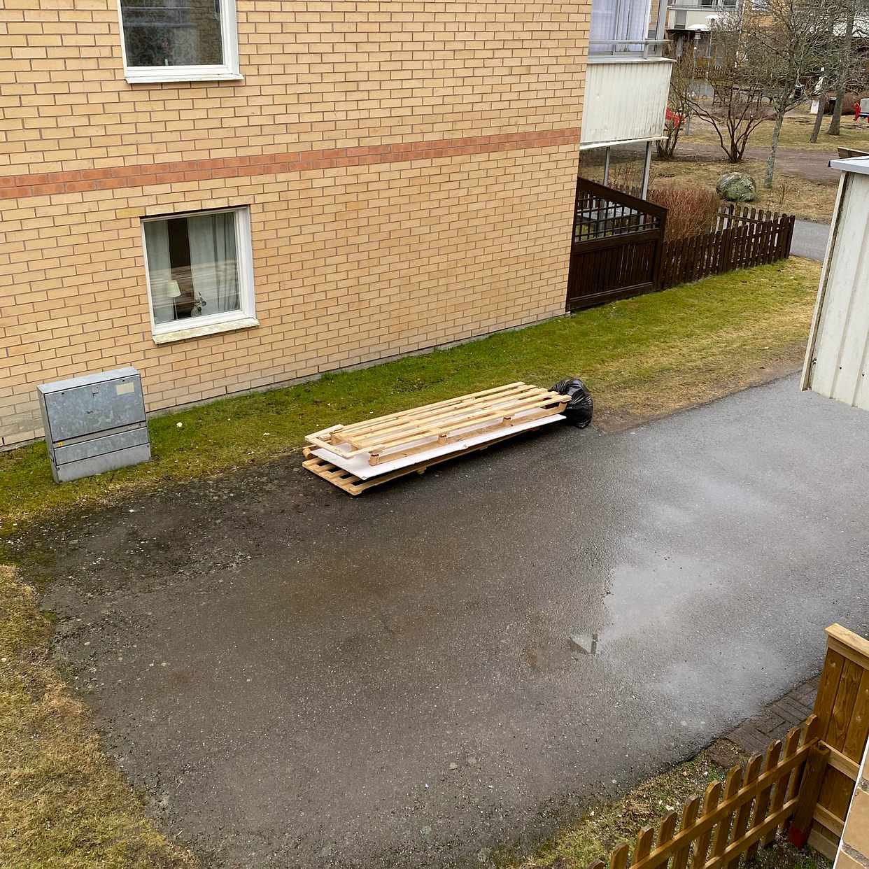 image of Pall, gipsskiva och plast - Rönninge