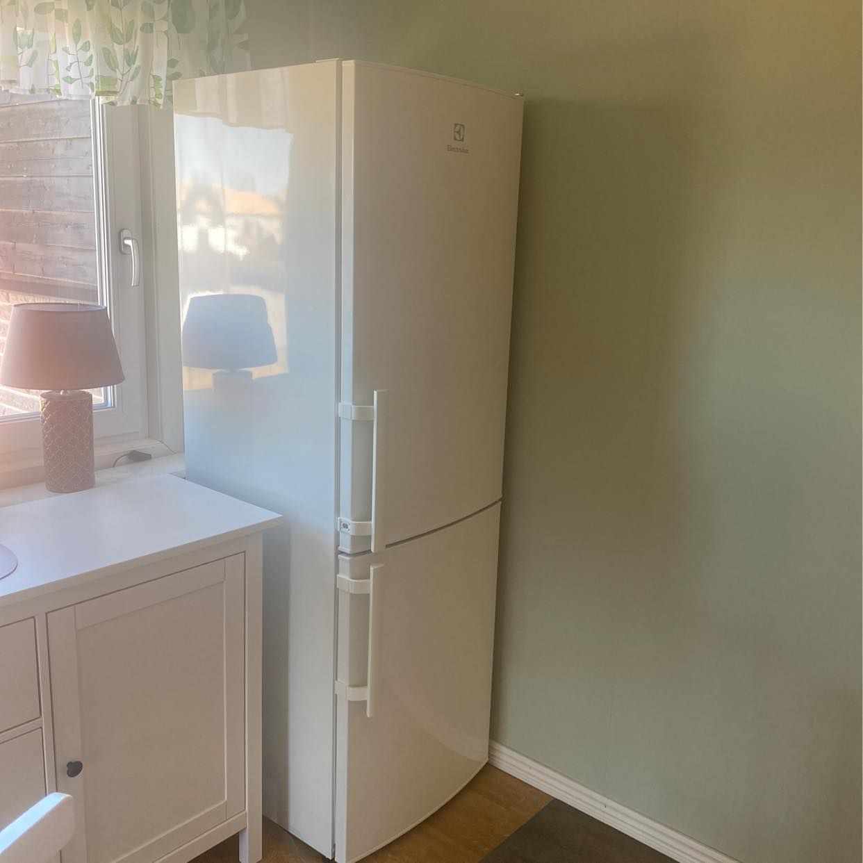 image of Working Fridge/freezer - Nykvarn