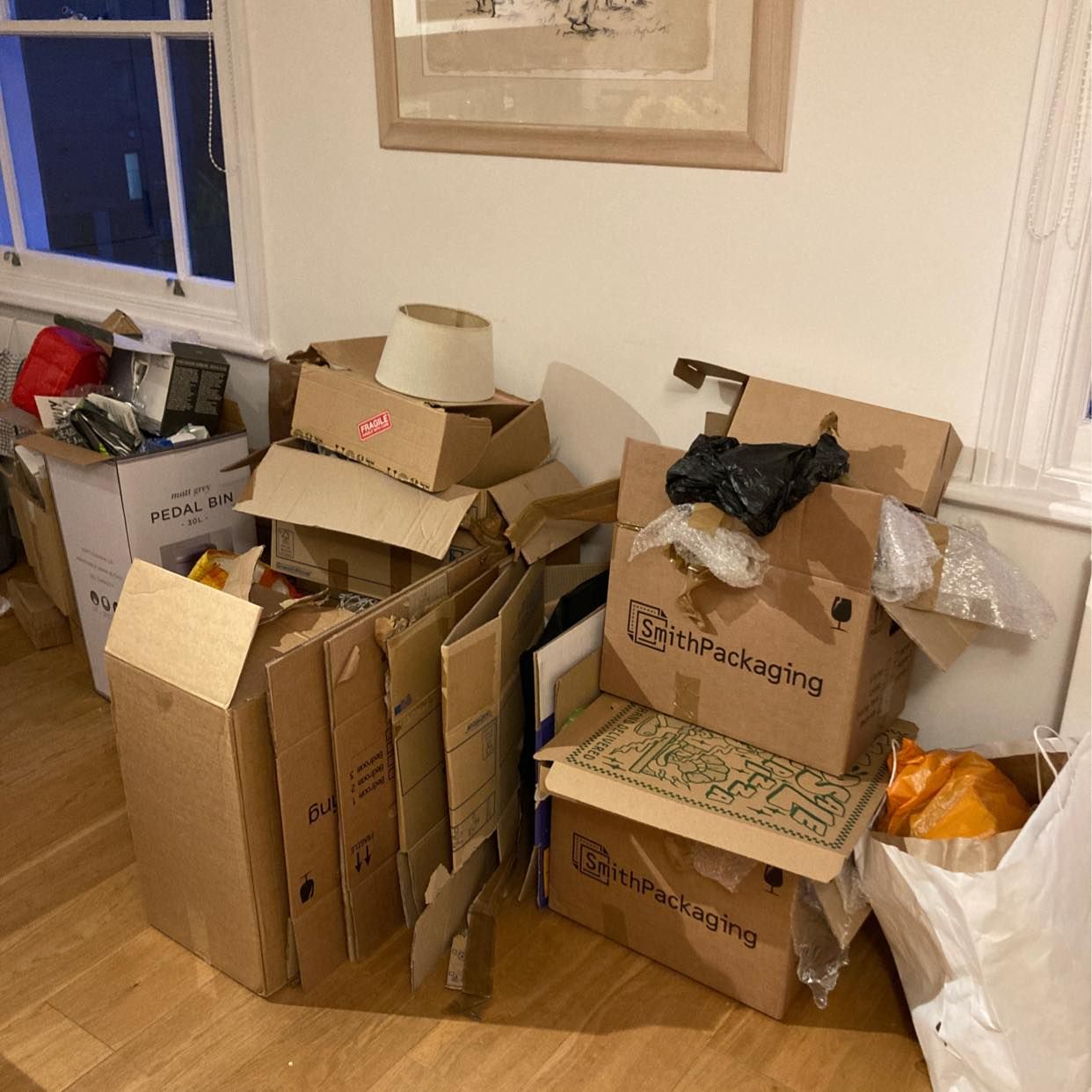 Cardboard boxes London Tiptapp