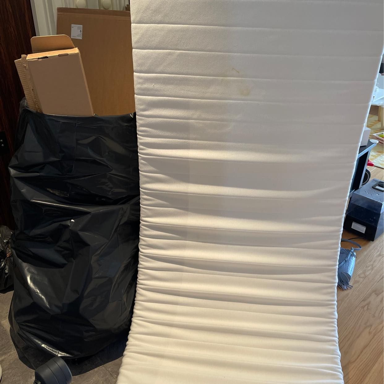 image of Cardboards, mattress - Stockholm