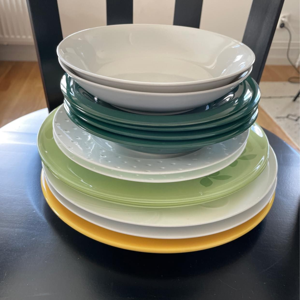 image of Swivel chair and plates - Kista