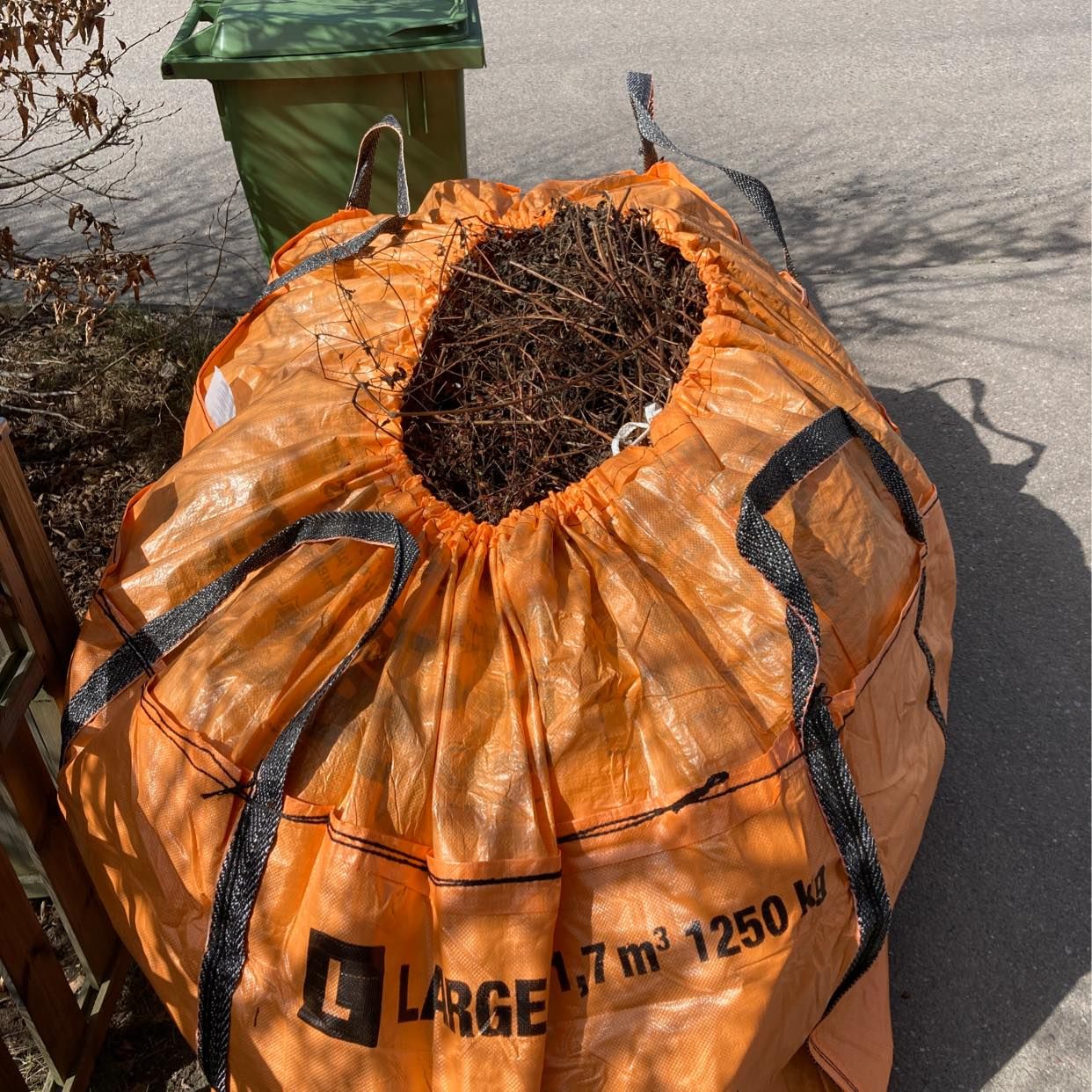 image of Trädgårdsavfall till ÅVC. - Huddinge
