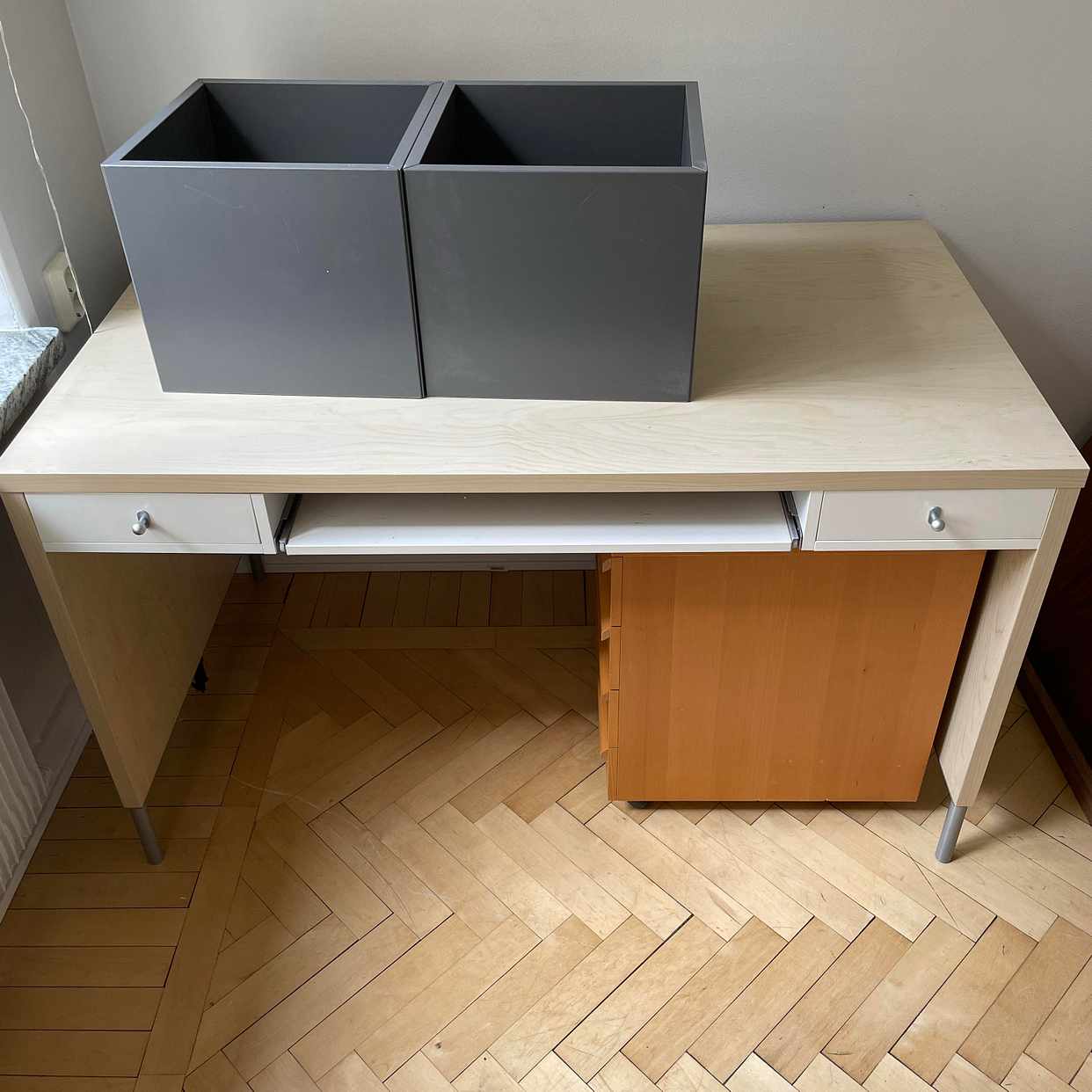 image of Hämtning skrivbord etc - Stockholm