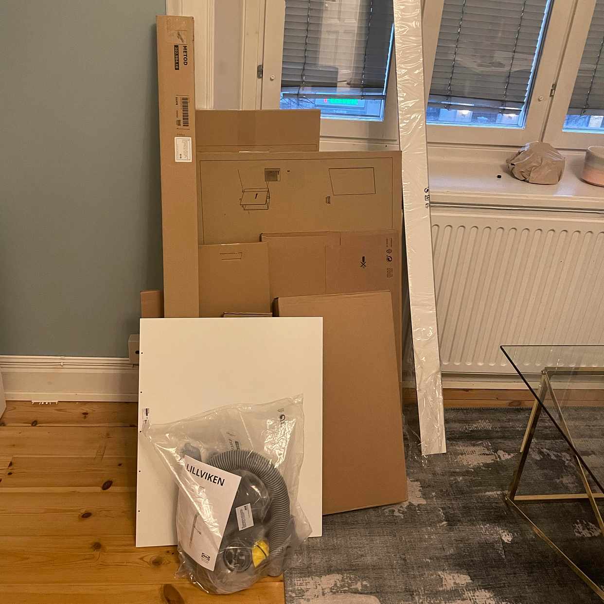 image of Ikea köktillbehör slänges - Stockholm