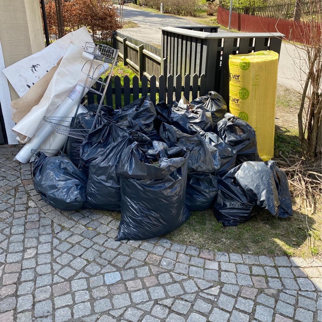 image of Garden waste & mixed junk - Stocksund