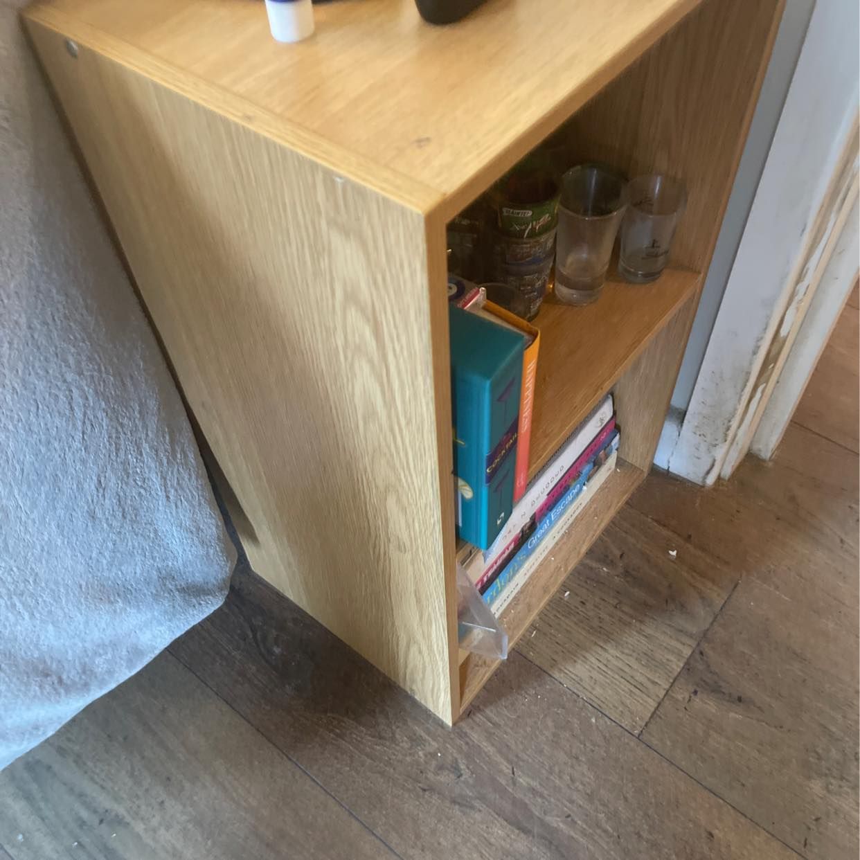 House furniture removal. Tower Hamlets Tiptapp