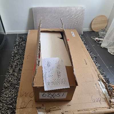 image of Assemble a table - 