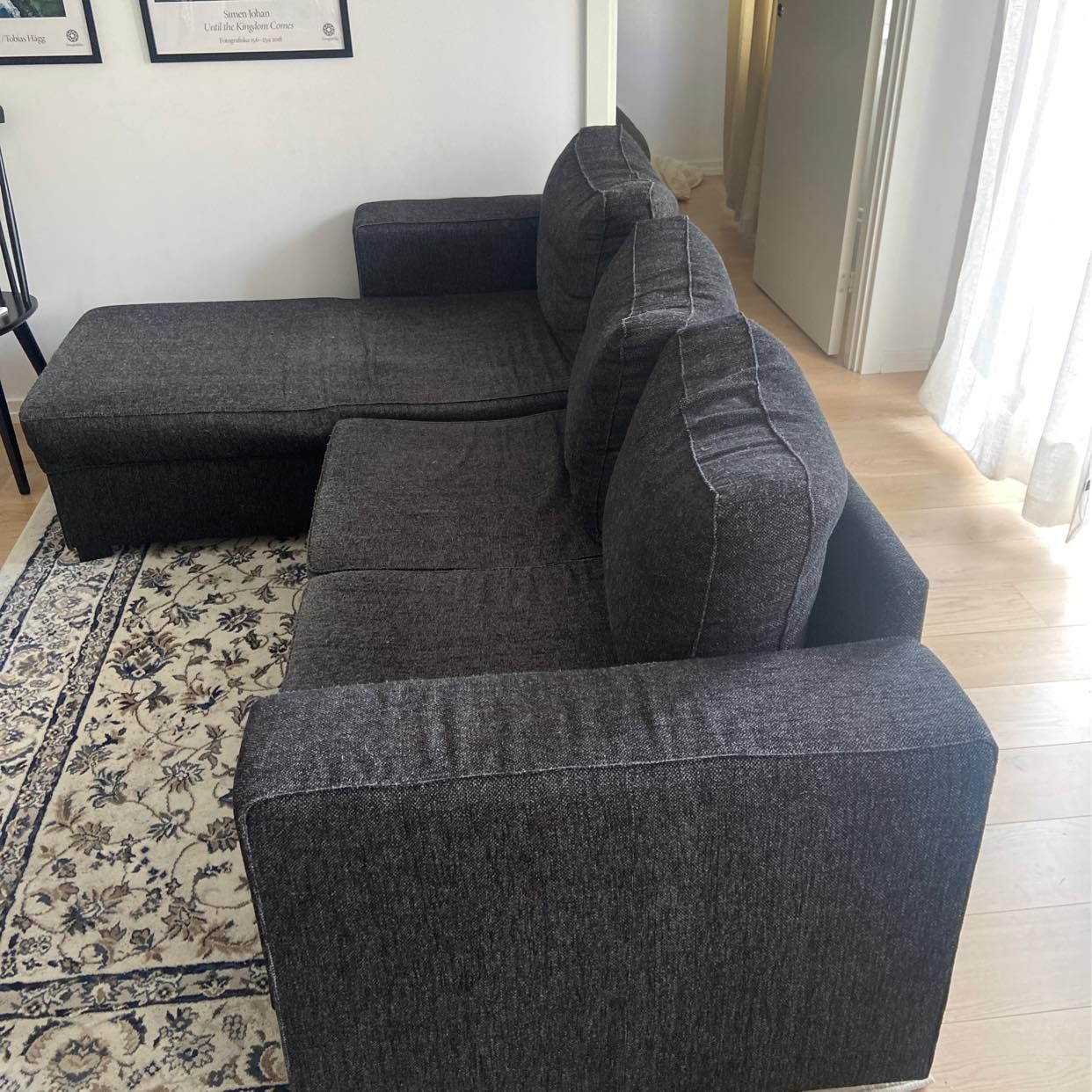 image of 1 soffa och 1 matbord - Hägersten