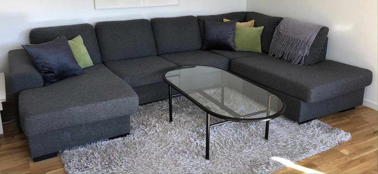 image of Soffa 200 kr och soffbord - 