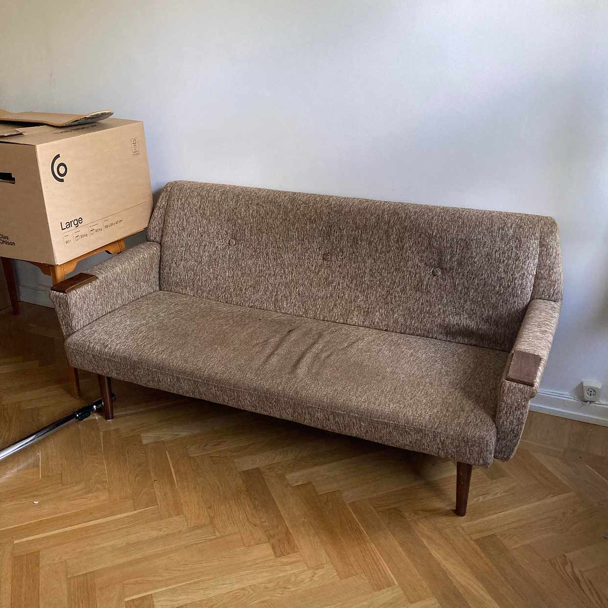 image of Couch giveaway! - Stockholm City