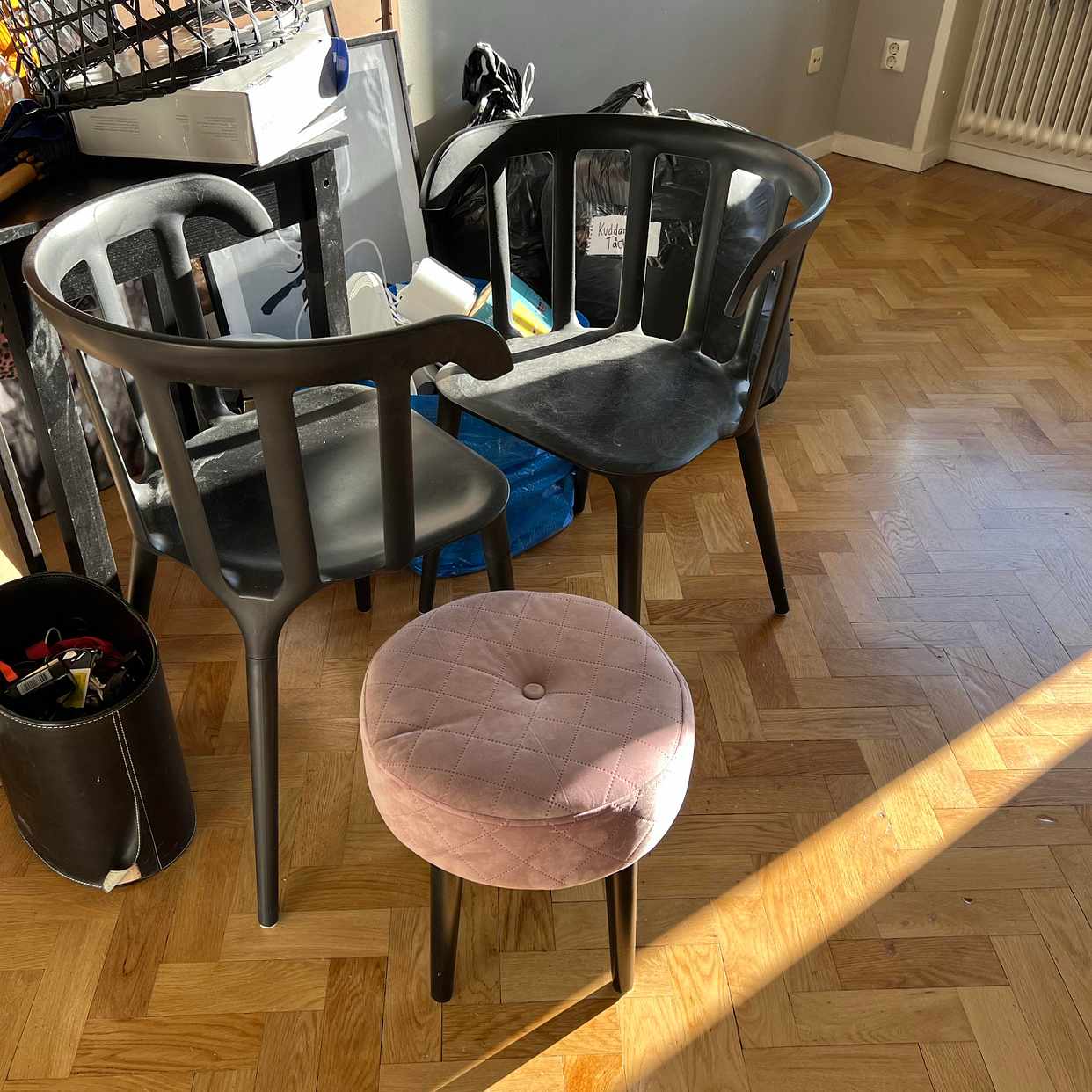 image of Möbler skänkes bort+skräp - Johanneshov