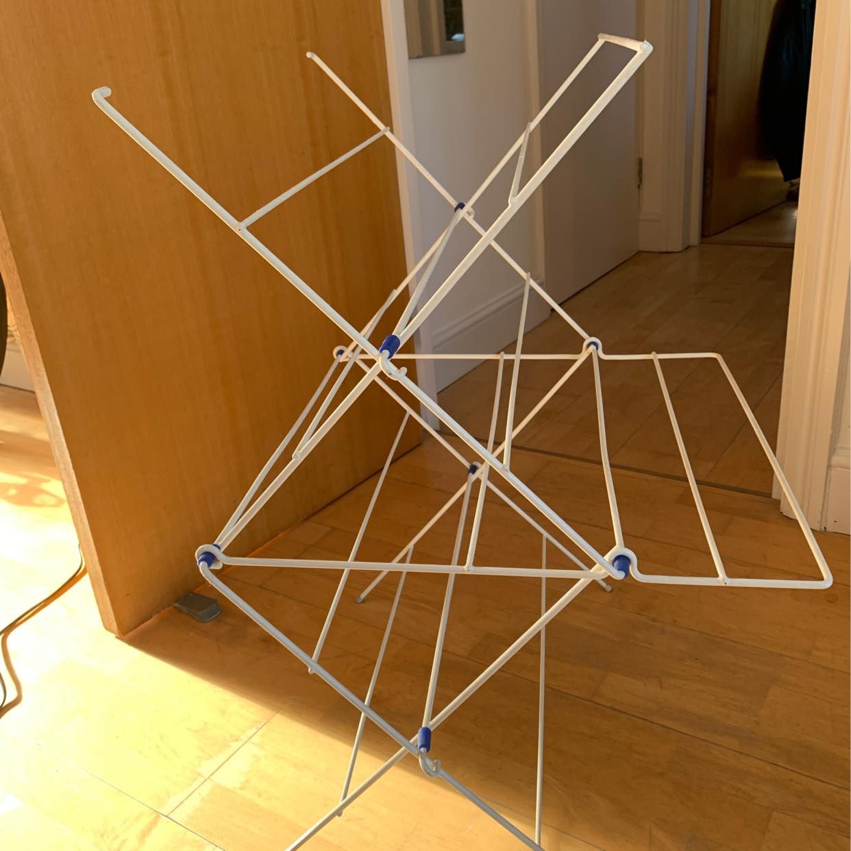 Hanger London Tiptapp