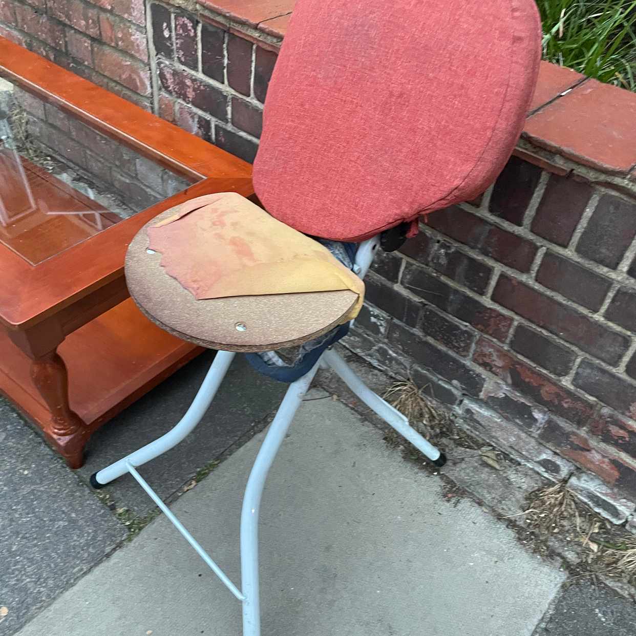 Dump chair London Tiptapp
