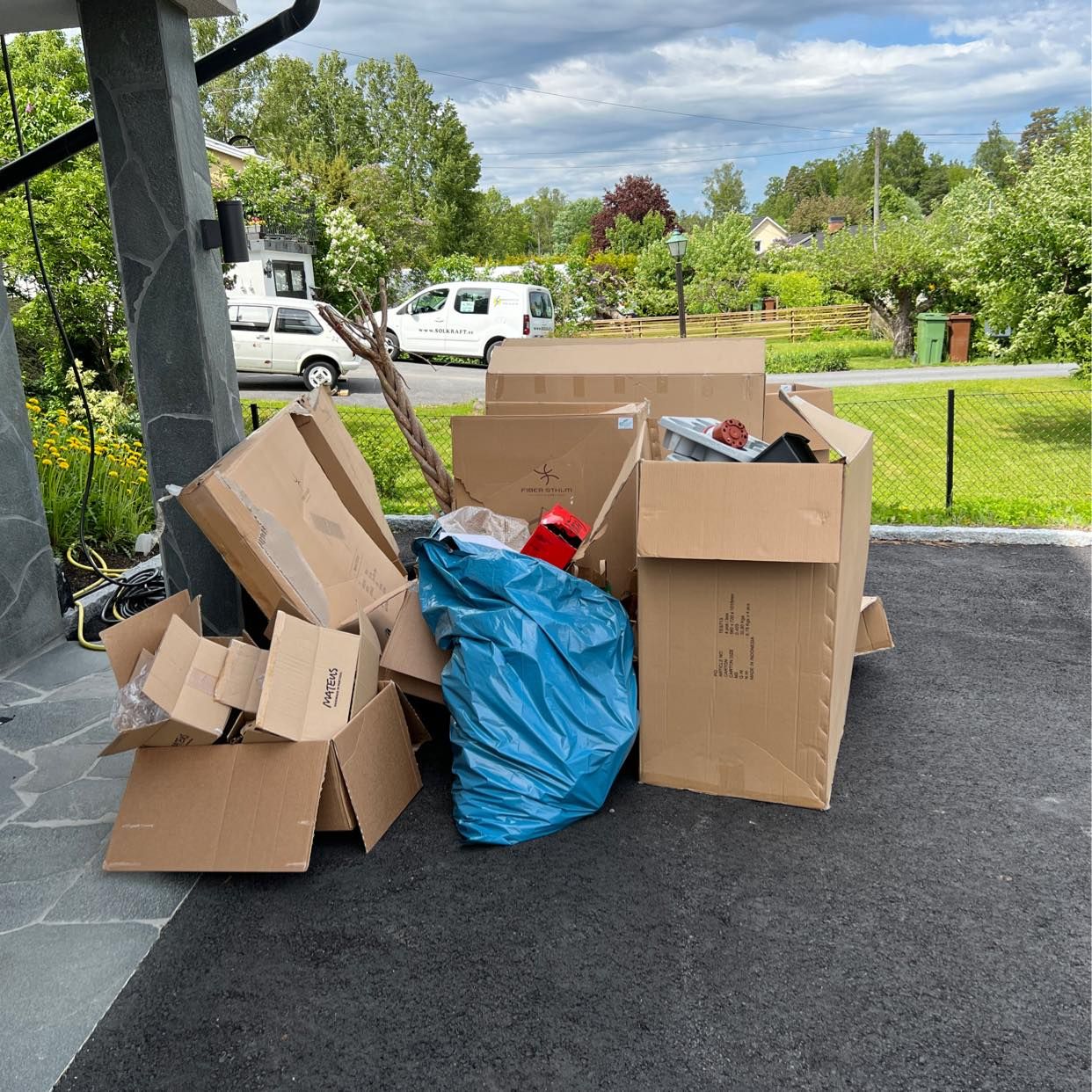 image of Kartonger ej tillplattade - Huddinge