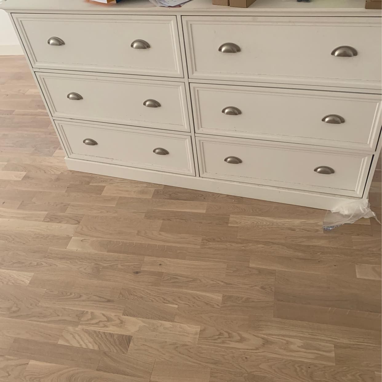 image of Leverera byrå/skänk - 