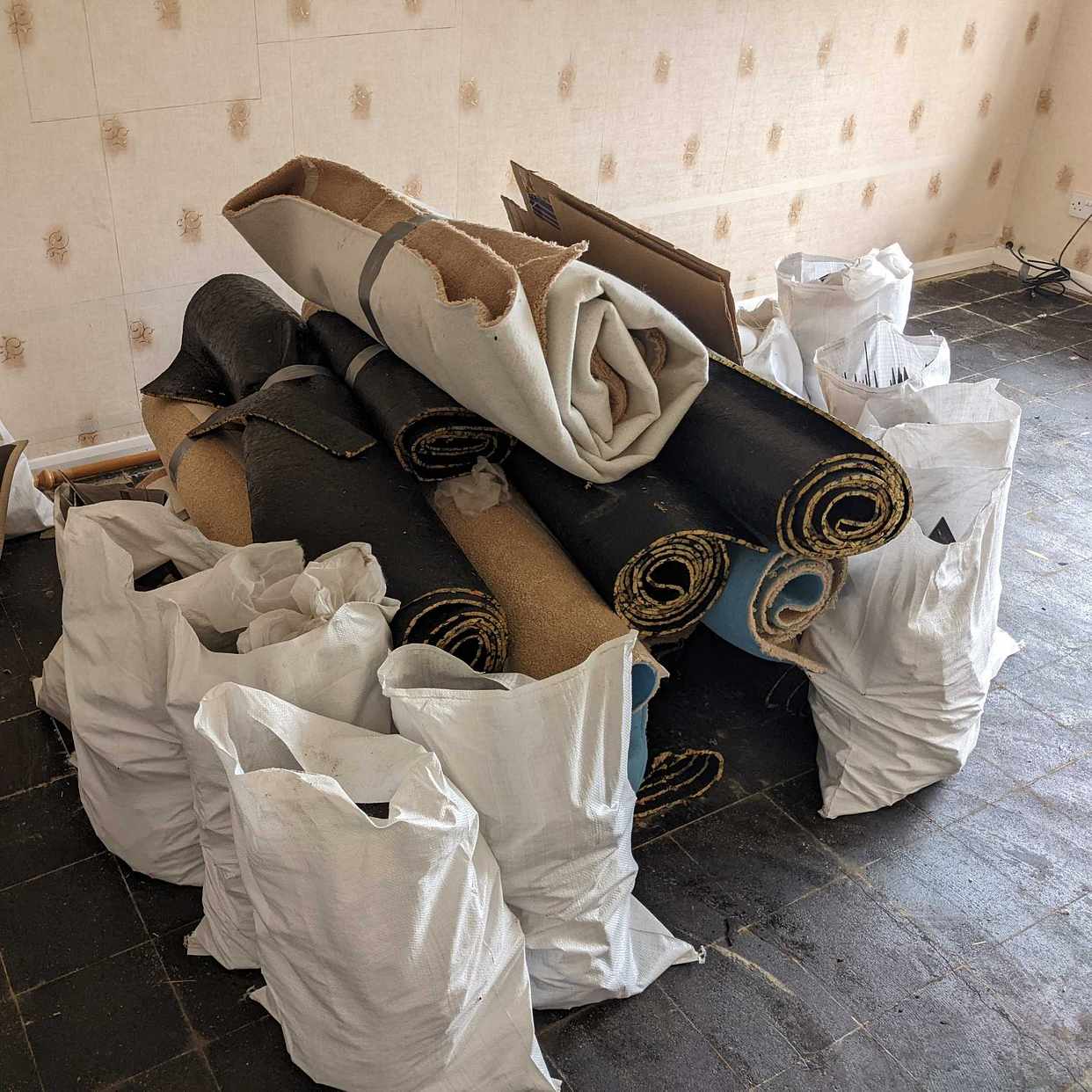 To remove old carpets London Tiptapp