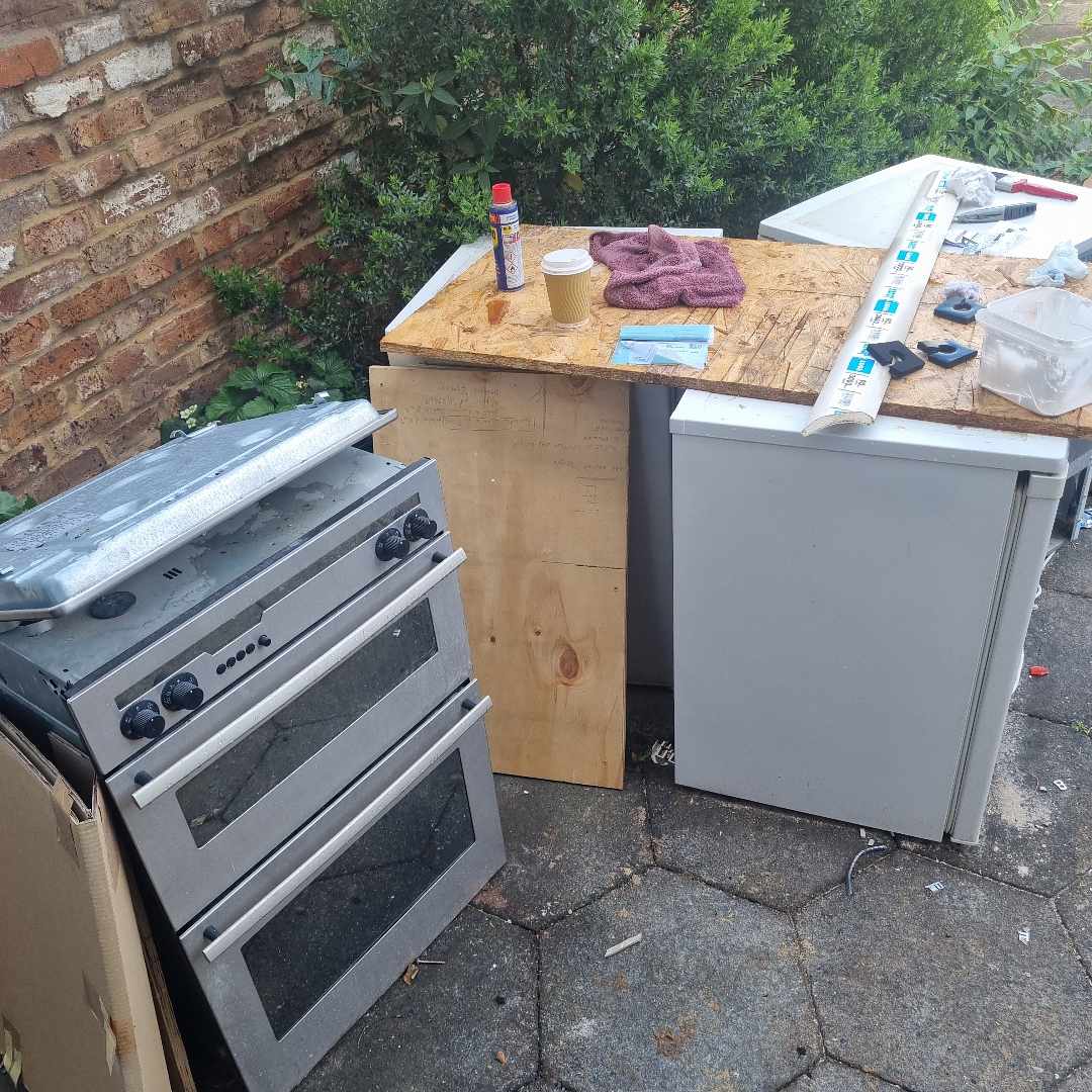 image of 3 little freezers and ove - Sidcup