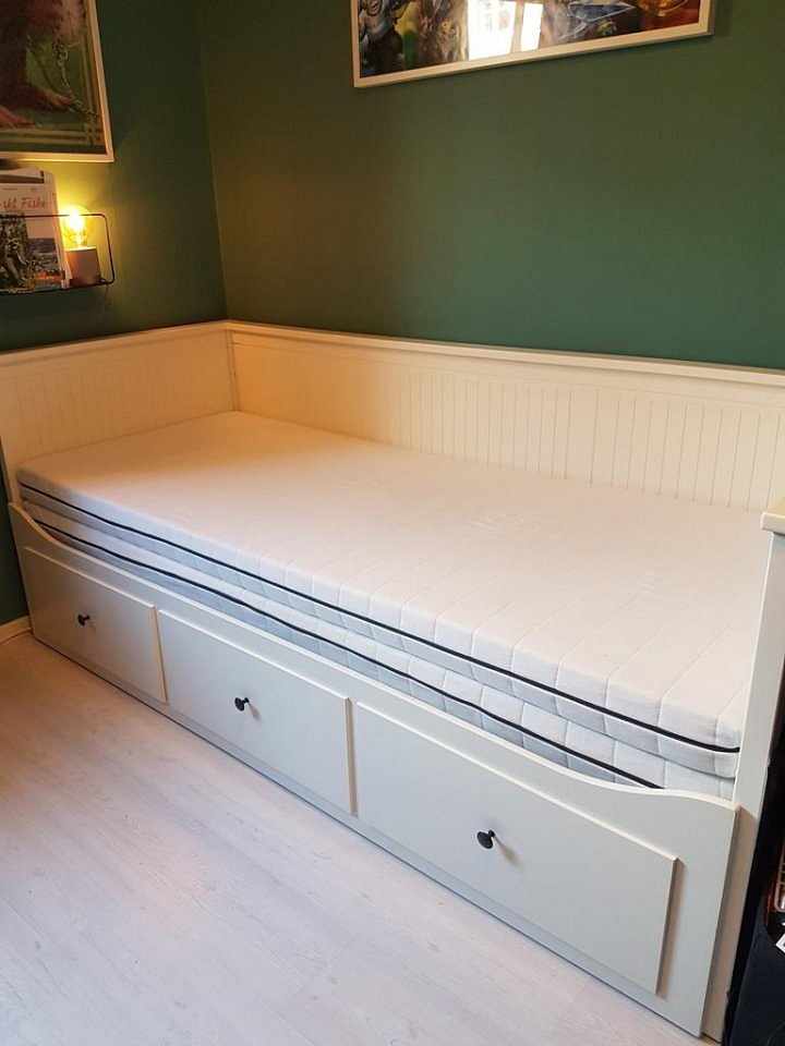 image of IKEA Hemnes dagbädd 400 k - 