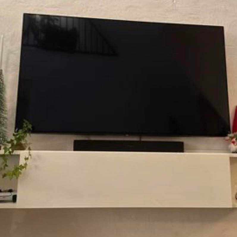 image of Hämning av IKEA TV hylla - Stockholm