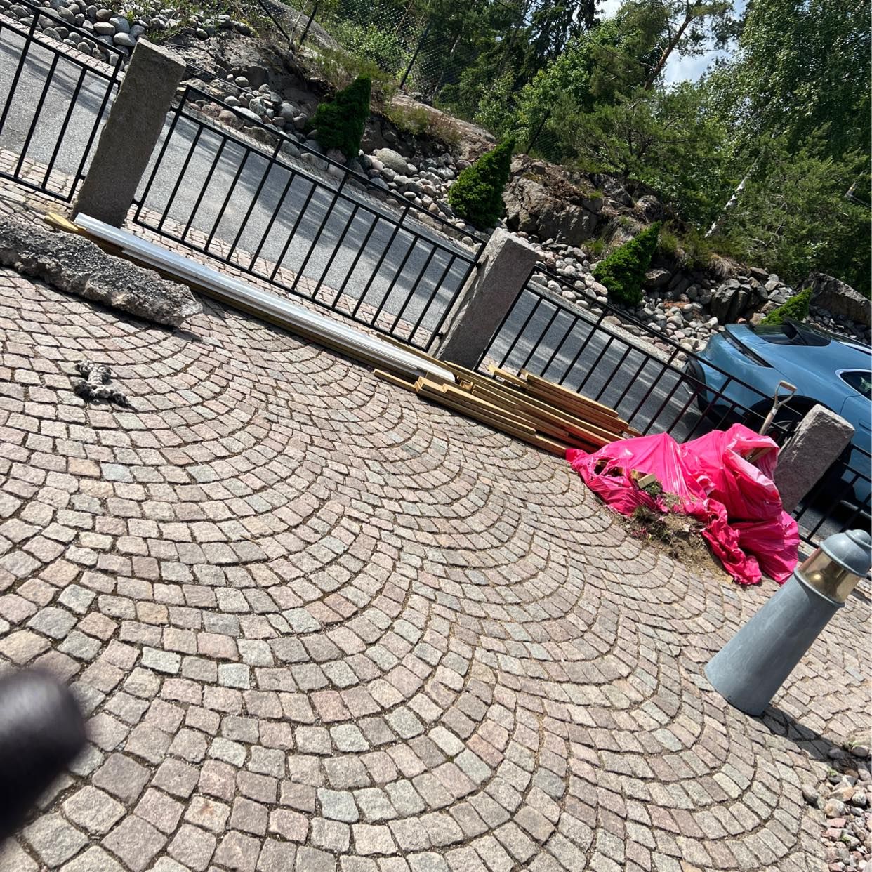 image of Avfall från altan - Värmdö