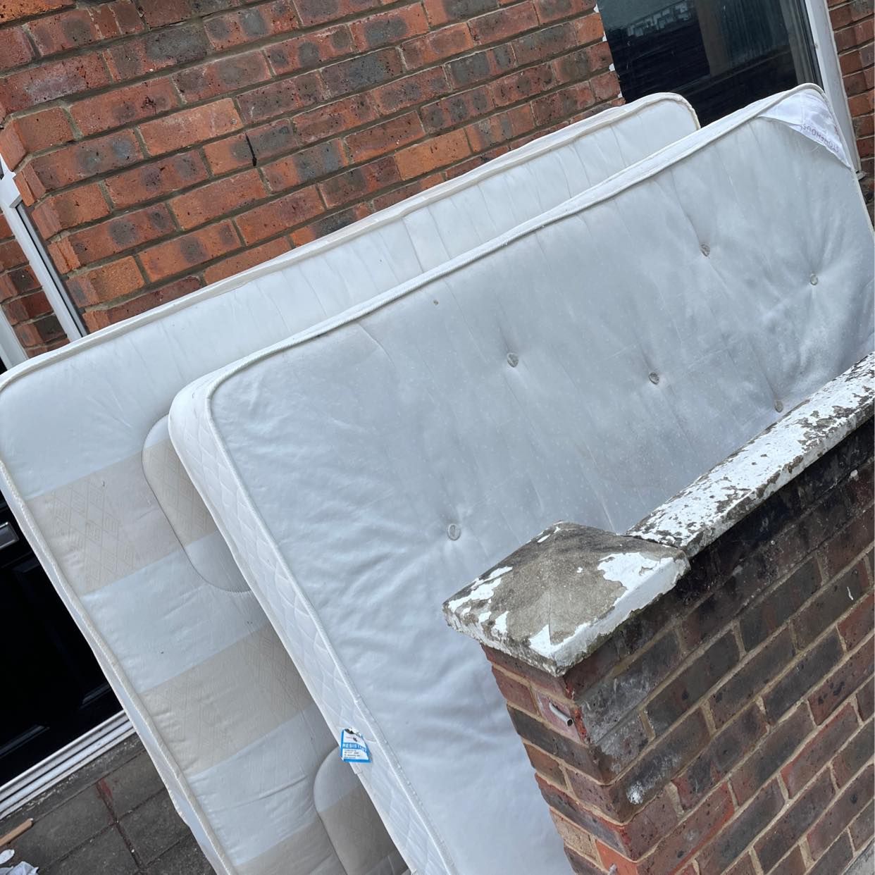 2 mattresses London Tiptapp