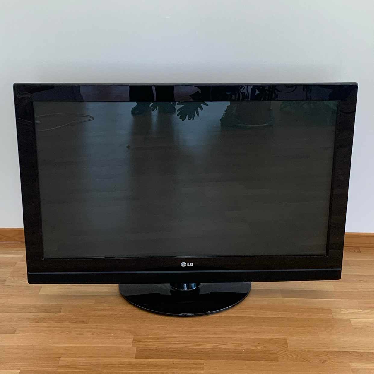 image of 42” LG TV ges bort - Malmö