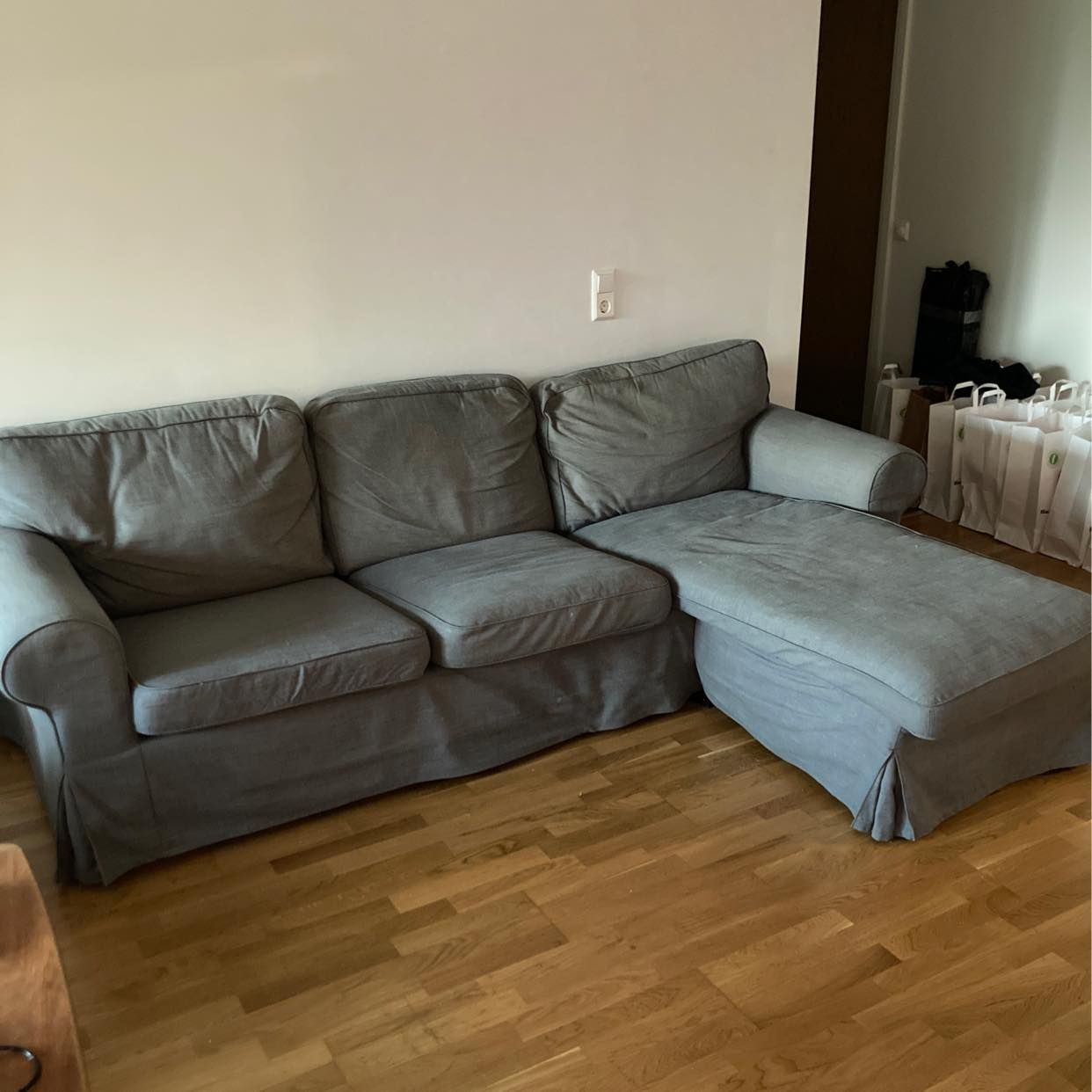 image of Sofa bortskänkes - Stockholm