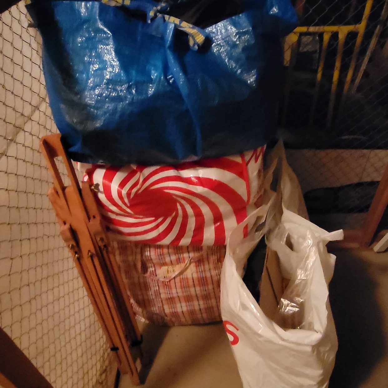 image of Kitchenware+clothes - Nacka