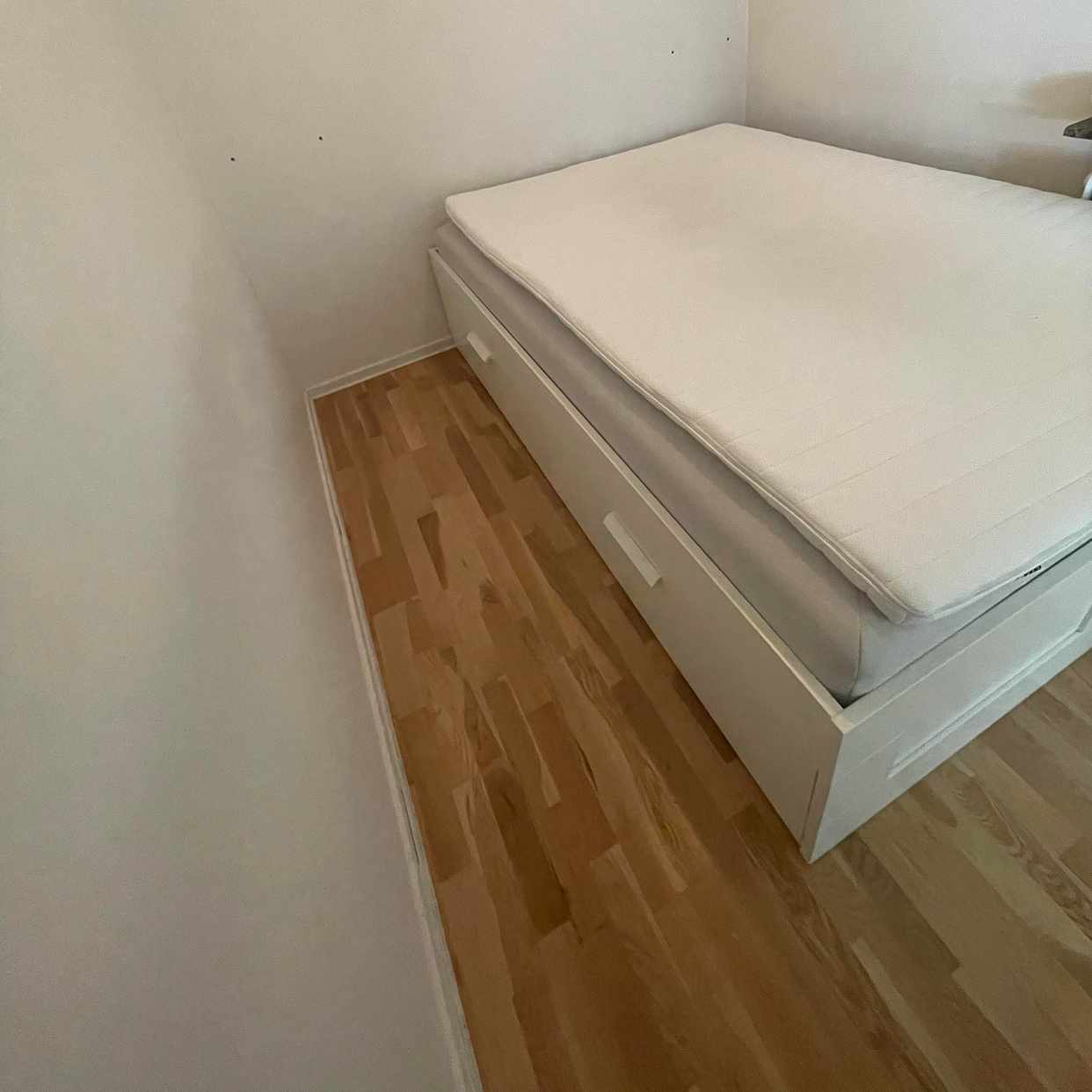 image of Säng med förvaring! - Hägersten