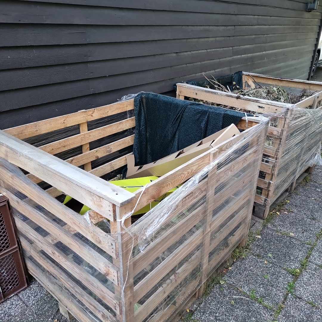 image of 2 full pallets - Staffanstorp