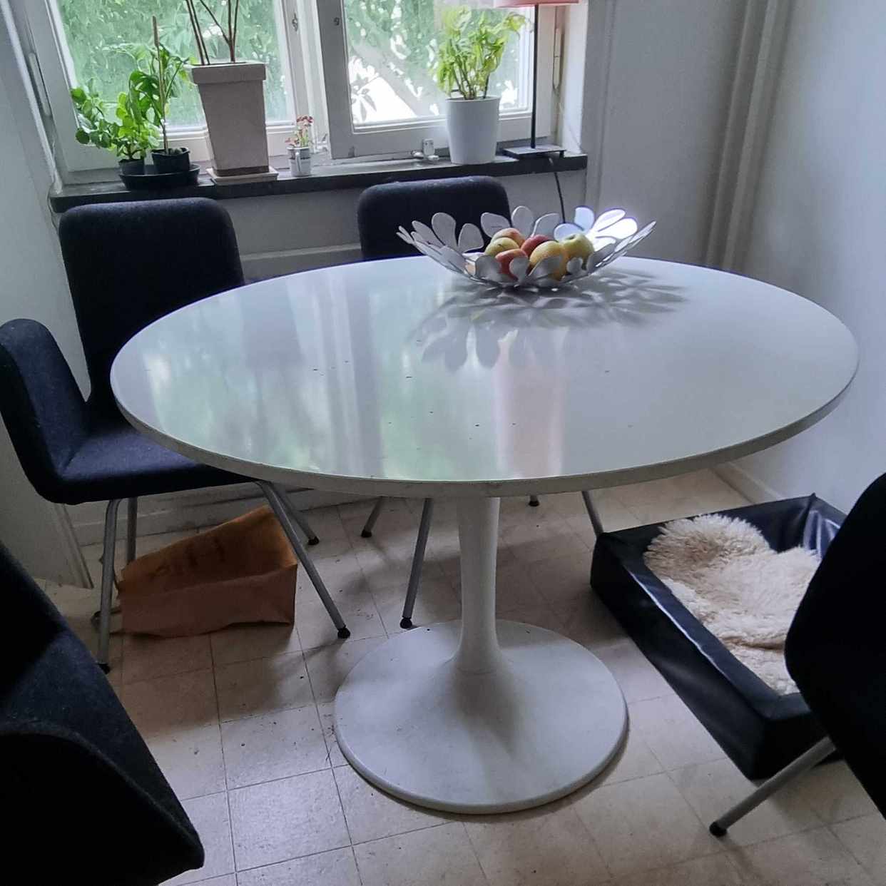 image of Köksbord 105cm diam. - Hässelby