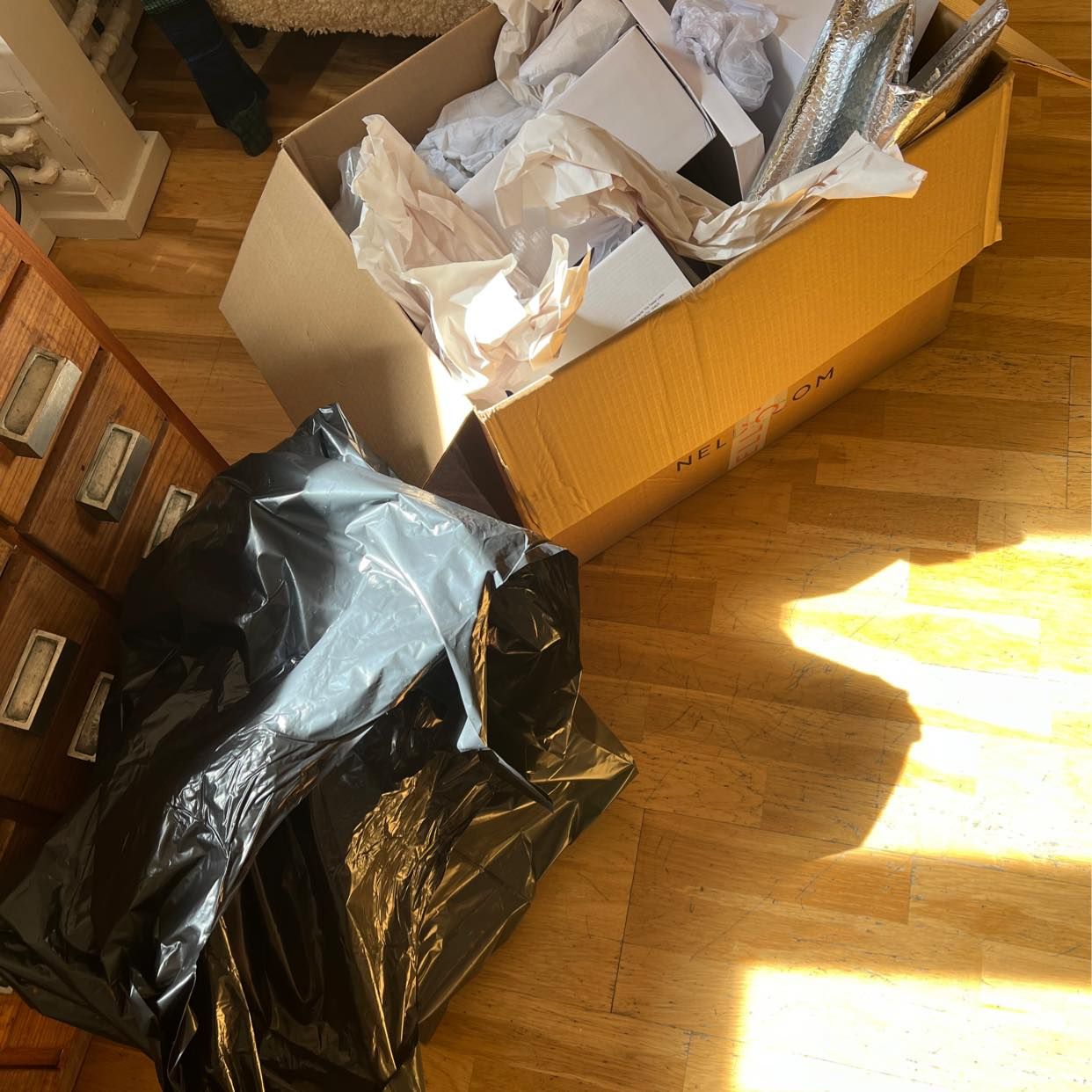 image of Kartong tomglas plast - Stockholm