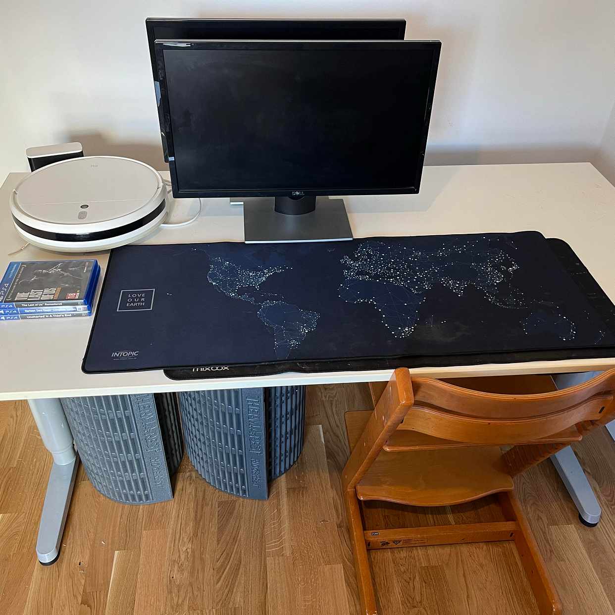image of Furniture and electronics - Solna