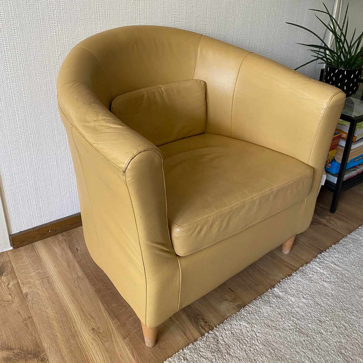 image of Två små fåtöljer gratis - Skärholmen
