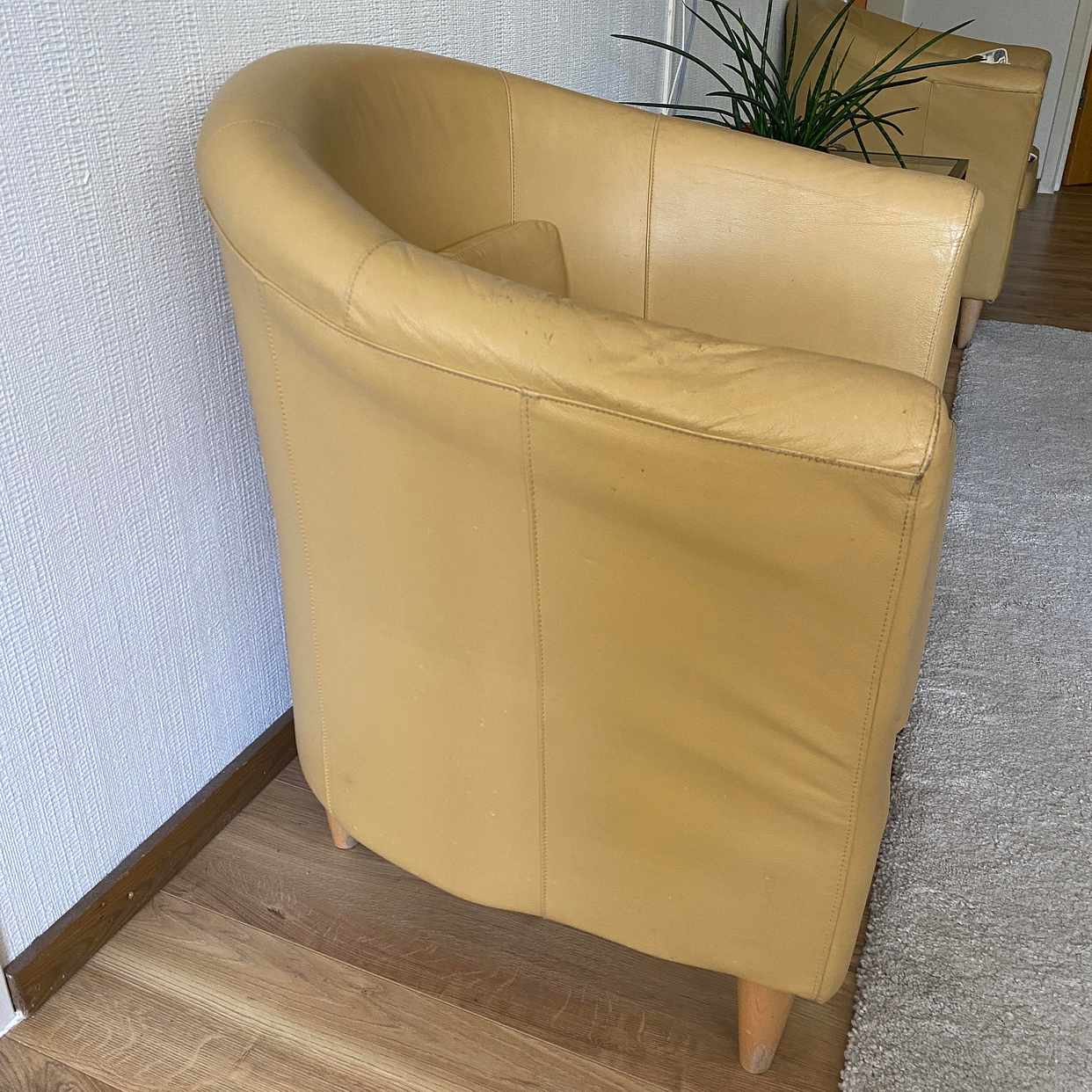 image of Två små fåtöljer gratis - Skärholmen
