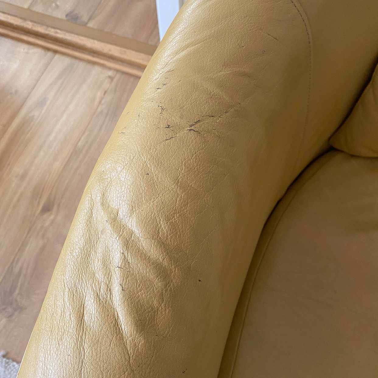 image of Två små fåtöljer gratis - Skärholmen