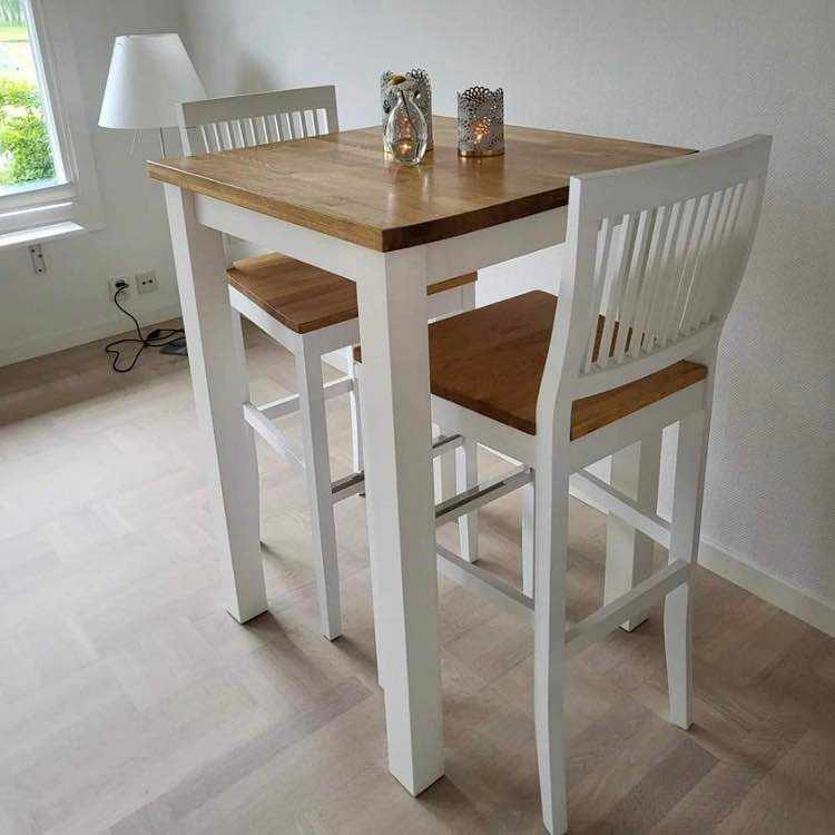 image of Barbord med två stolar - 