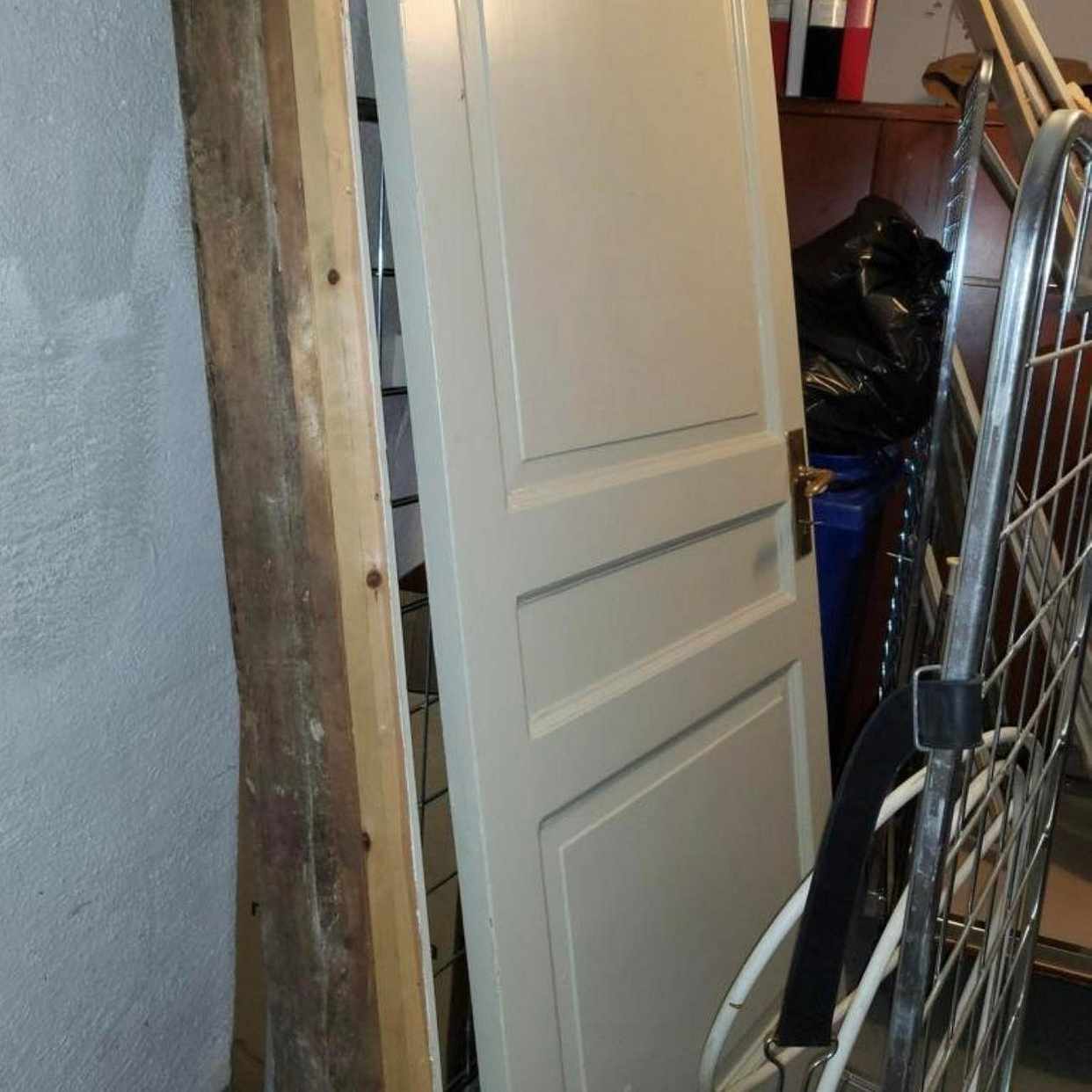 image of 12 st fönster och en dörr - 