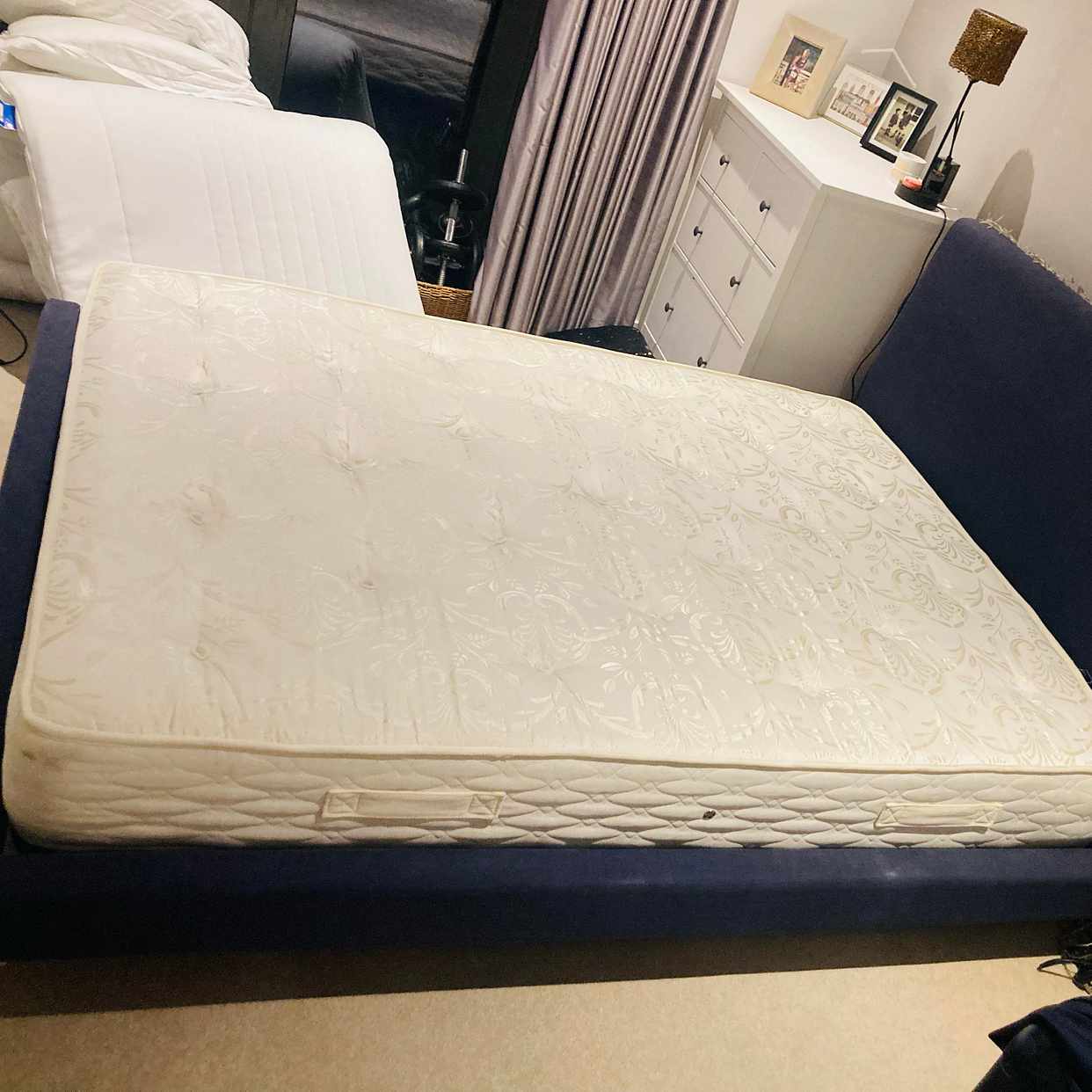 Large double bed London Tiptapp